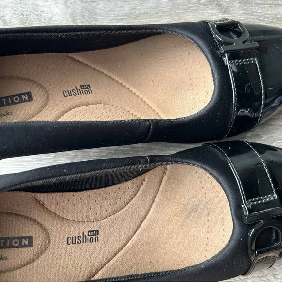 Clarks Women's Flores Poppy Pumps - Picture 12 of 14